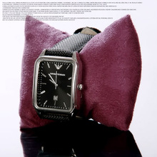 Realmente lo que Armani / Armani malla cinturón alrededor de la muñeca reloj 1187 negro con fondo negro