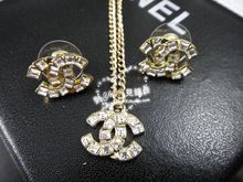 Estilo europeo y americano!  dinero chanel contra la venta de pequeños cuadrados de diamantes cc aretes Chanel conjunto de collar de oro