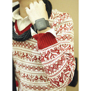 2012秋冬装新款香港潮牌红白<em>配色</em>V领韩版套头