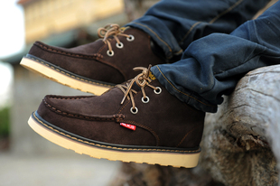  新款皮靴男靴子 马丁靴男牛皮工装时尚潮流短靴 男军靴铆钉雪地靴