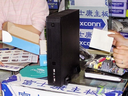 ��ˮţС���������ATOM230/1G/80GӲ�� �͹���   1099 �۸�:1099.00