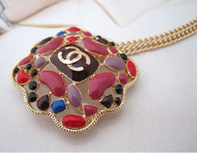 Descuento Chanel / Rusia serie de corte cuadrado pequeño, el patrón de Hong broche collar de joyas se disparan