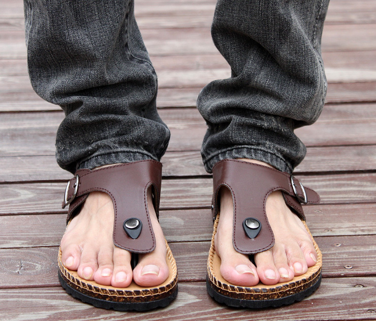 fashion men sandals in summer casual trend of men's slippers, flip ...