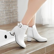 秋冬短筒灰色白色靴子女粗跟中跟短靴大码女靴小码女鞋 31-45 HLE