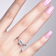 18K金钻戒结婚30分50分钻石女戒指1克拉求订结婚铂金显钻群镶