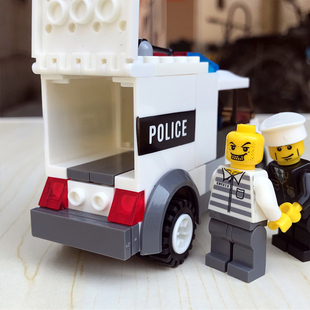 兼容乐高积木男孩子军事警察拼装组装小玩具儿童卡车飞机车子礼物