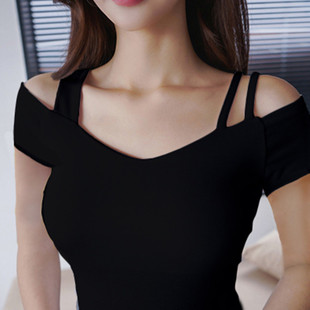 2024春季韩版紧身黑色打底衫漏肩，t恤女短袖，v领显瘦一字领上衣