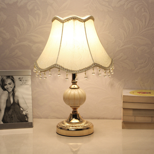 欧式卧室装饰婚房温馨个性小台灯创意现代可调光，led节能床头灯