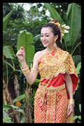 傣王妃服饰泰国奢华高端婚礼服女红色，纯手工一针一线打造影楼拍照