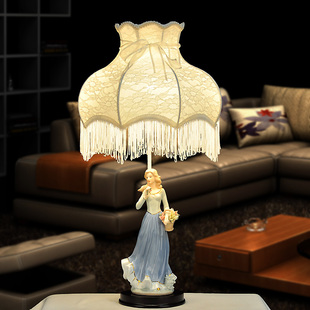 台灯卧室床头灯欧式结婚礼物创意，温馨婚房北欧客厅复古陶瓷台灯