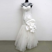 八成新白色蕾丝双肩亮钻修身花朵新娘齐地婚纱礼服腰围2尺1HH924