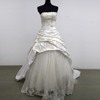 八成新白色(新白色)缎面，褶皱珠片绣蛋糕裙绑带，新娘婚纱拖尾腰围2尺hh934
