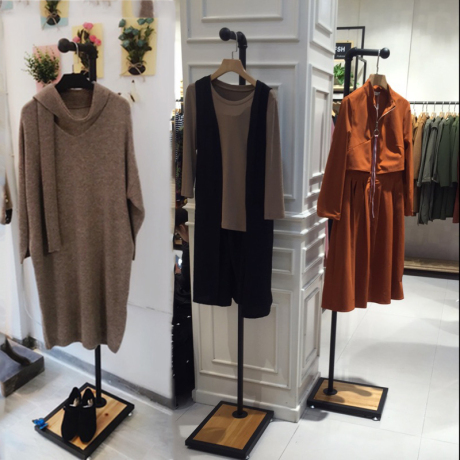 服装店正挂架