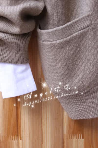 已成团!日本校服 !大热驼色<em>羊毛开衫</em> 毛衣 V领