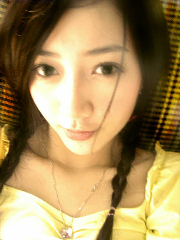  潘之琳 整容后的个人 资料  观 潘之琳 微薄看QQ号