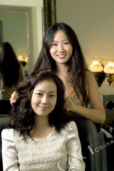 盘头发技巧的可爱<em>发型</em>9位<em>韩国女明星</em>的<em>卷发</em>保