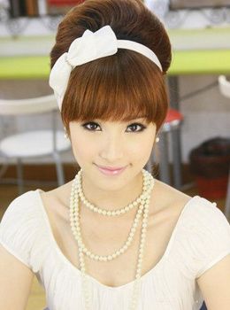 发型扮美:中日<em>长头发怎样</em>扎好看图混血美女9款