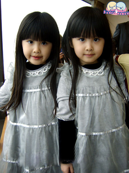 投票:台湾人气<em>双胞胎姐妹</em>,幕后黑客。意外网络