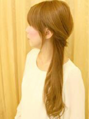 OL清<em>头发梳</em>法爽优雅侧马尾发型DIY_太平洋女