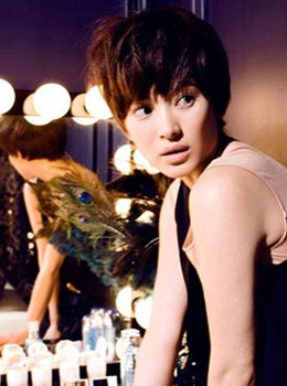 <em>齐刘海</em>直发<em>发型</em>扎法<em>女</em>明星<em>发型</em>经 15款<em>发型</em>最