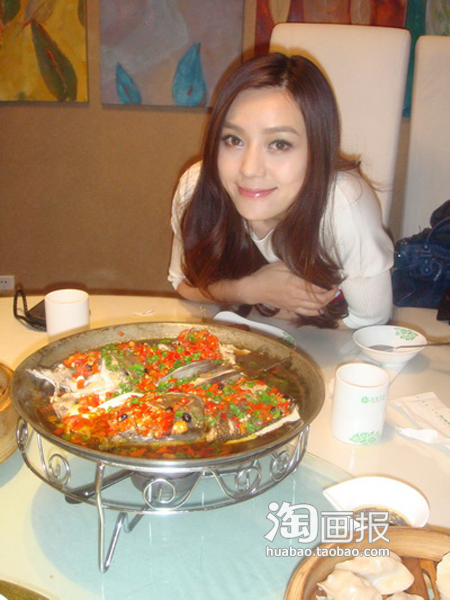 最性感足球宝贝周伟童美图大搜罗图片