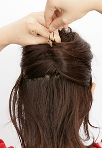 清凉<em>发型</em>急出动,简单的<em>中长发盘发圆脸</em>MM不忧